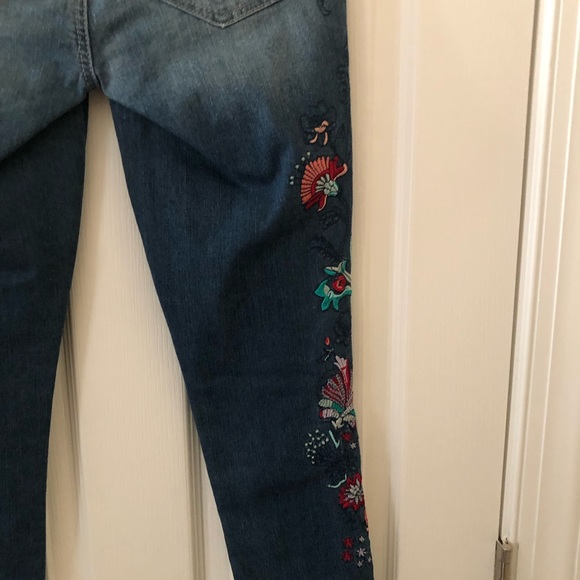 Seven7 Marble Blue Embroidered Blue Mid Rise Ankle Jeans Size 4 - Picture 9 of 11